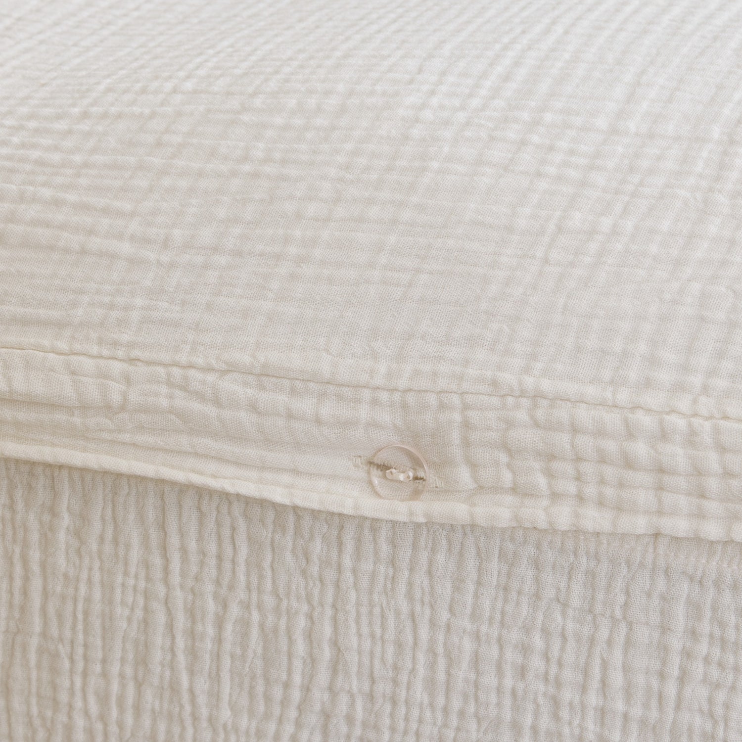 Kinderbettwäsche in der Farbe Morgentau mit integrierter Cover-Mate Technology, damit die Decke da bleibt wo sie hingehört, aus 100% Organic Cotton, GOTS, Musselin