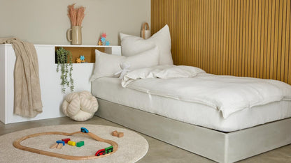 Kinderbettwäsche in der Farbe Morgentau mit integrierter Cover-Mate Technology, damit die Decke da bleibt wo sie hingehört, aus 100% Organic Cotton, GOTS, Musselin